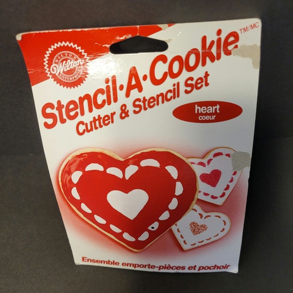 Valentine's Day Bundle Of 4 Cookie Cutter Cupcake Liners Hearts Bear Basket - Picture 4 of 7